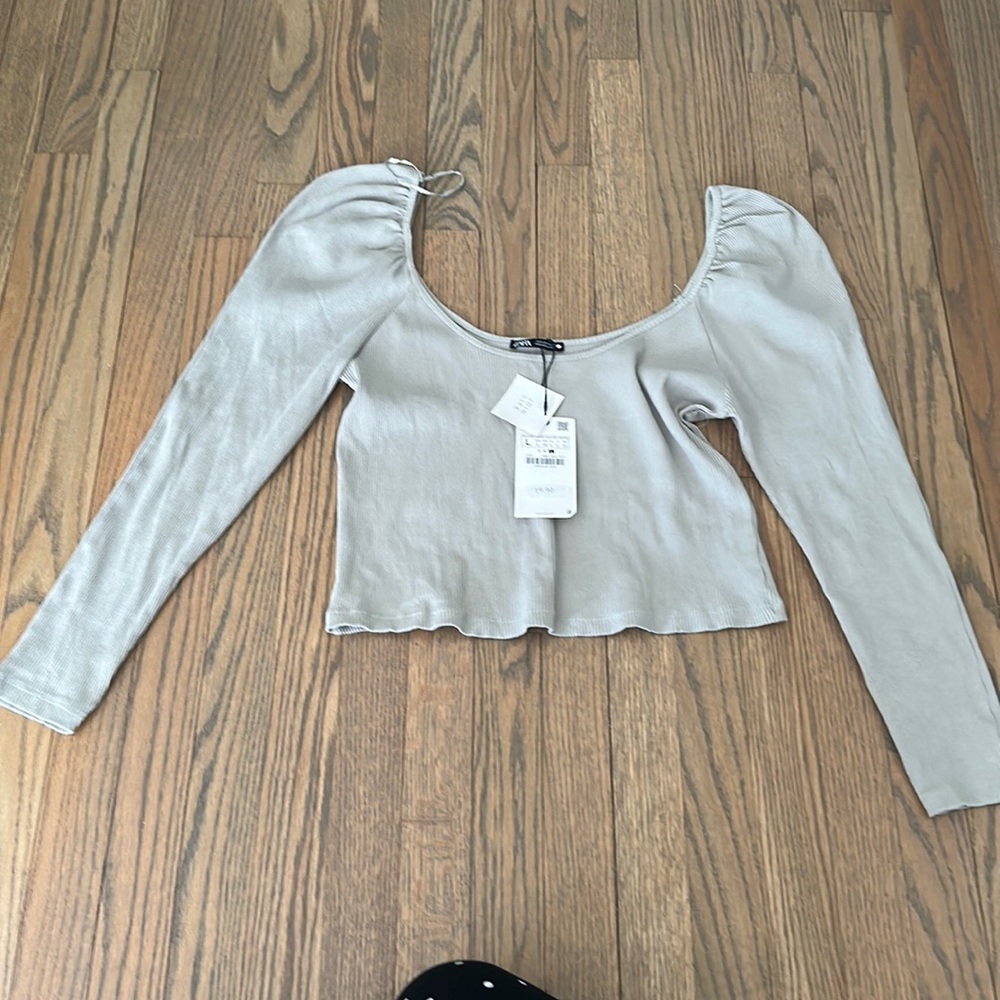 Off the shoulder/ shoulder top
